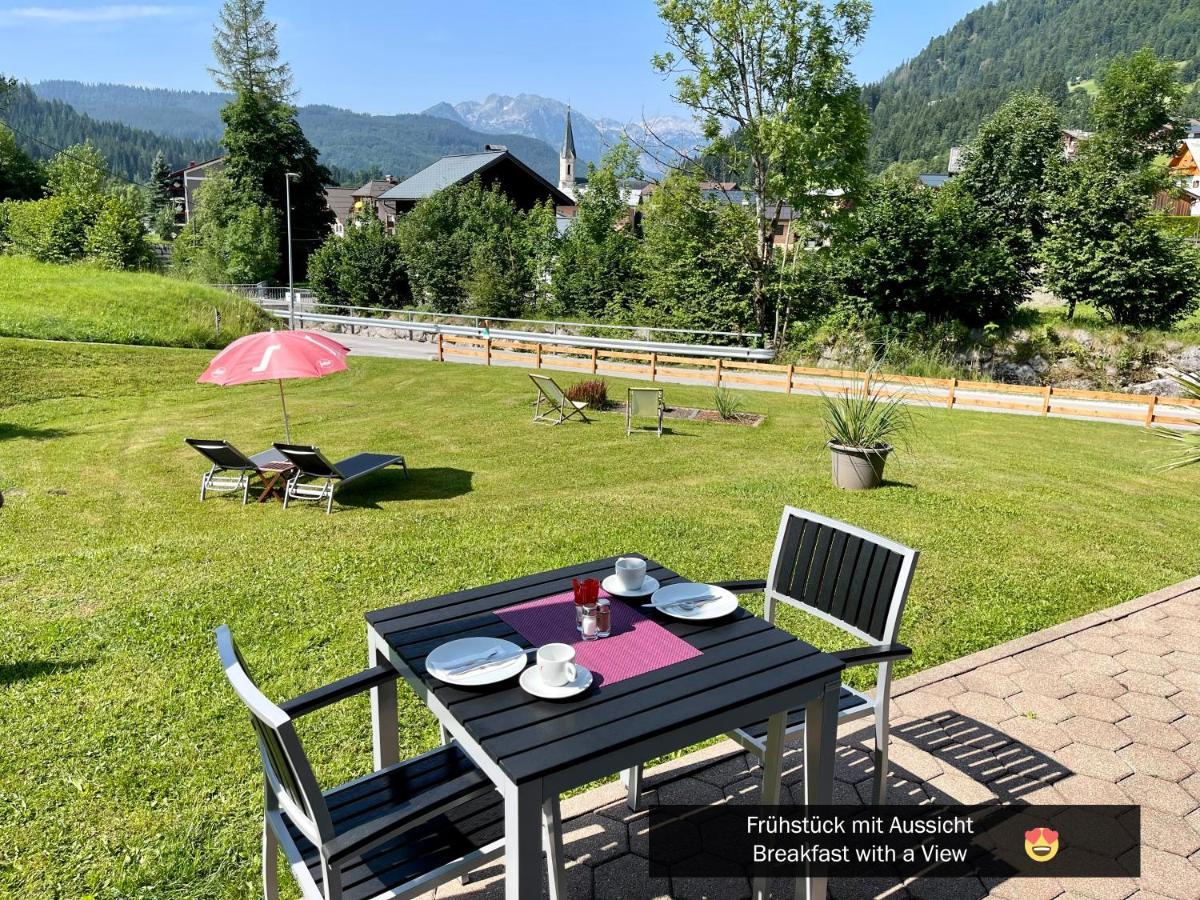 Hotel Kronenhirsch Russbach am Pass Gschütt Eksteriør billede