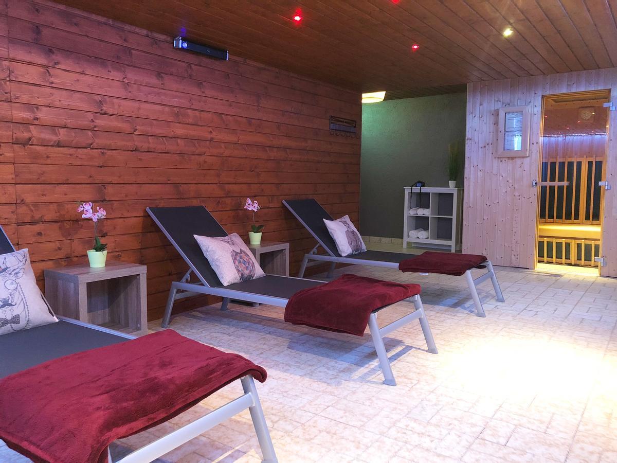 Hotel Kronenhirsch Russbach am Pass Gschütt Eksteriør billede