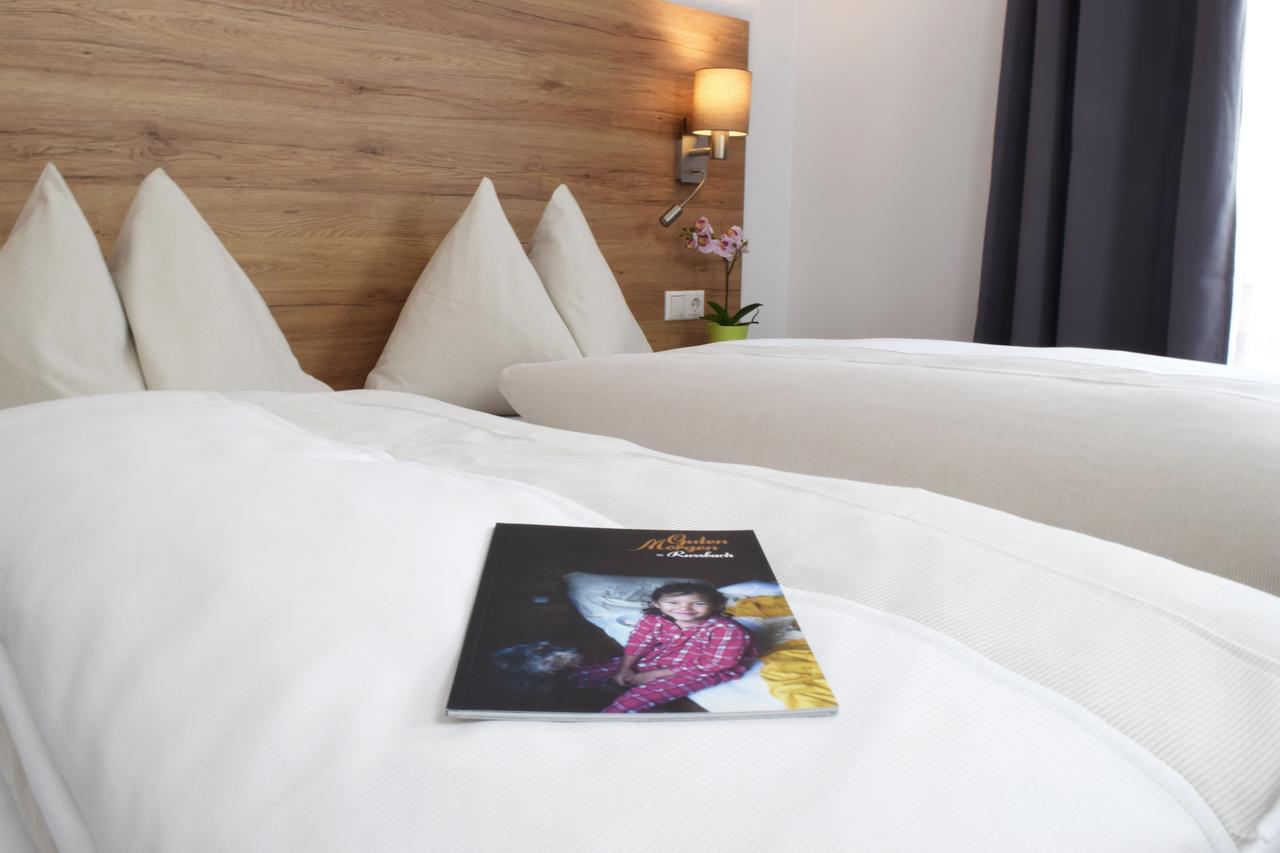 Hotel Kronenhirsch Russbach am Pass Gschütt Eksteriør billede